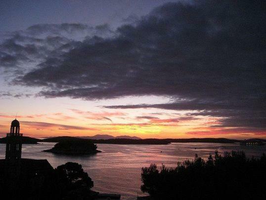 Apartments Sunset Hvar Town Bagian luar foto