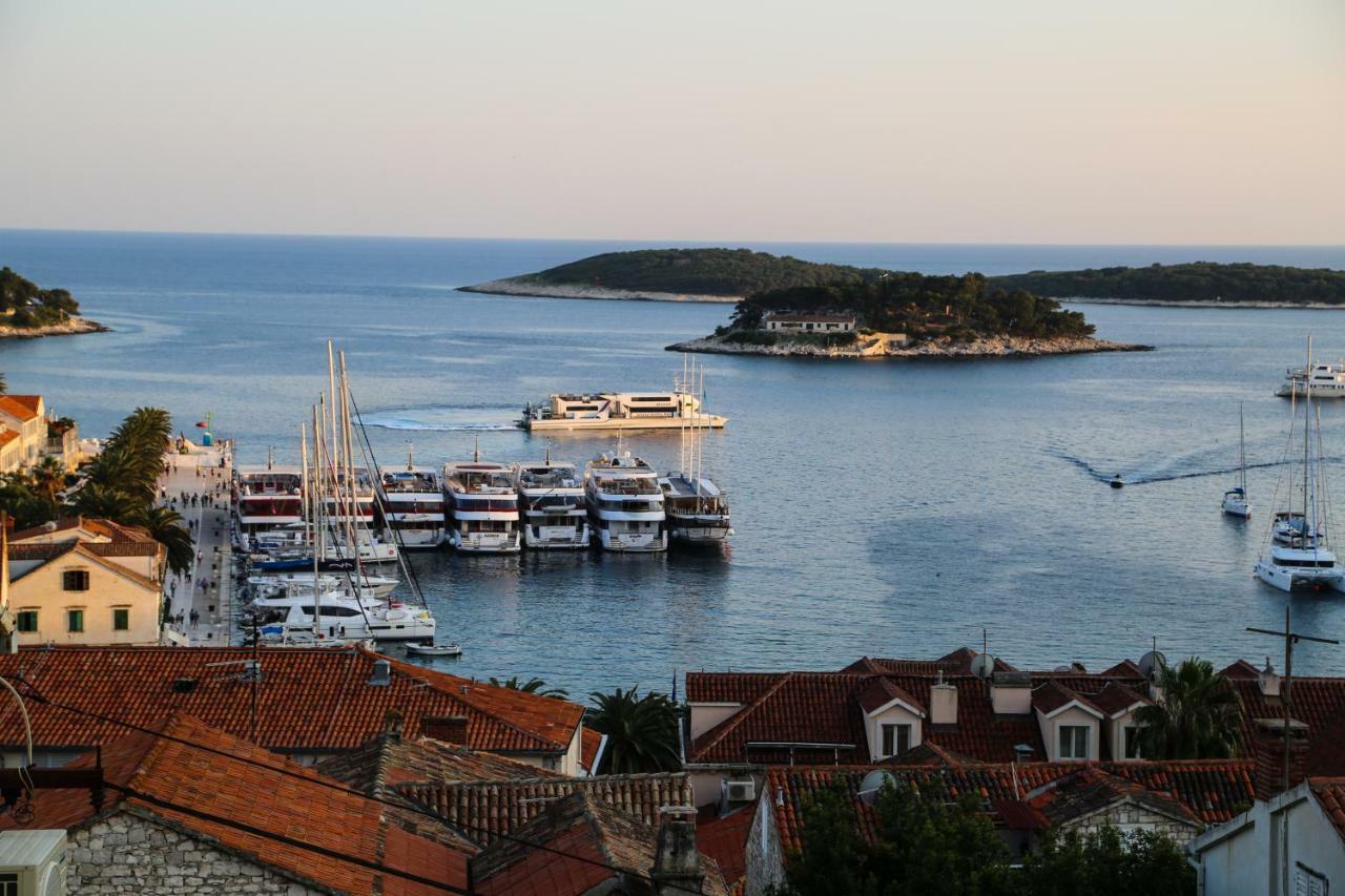 Apartments Sunset Hvar Town Bagian luar foto